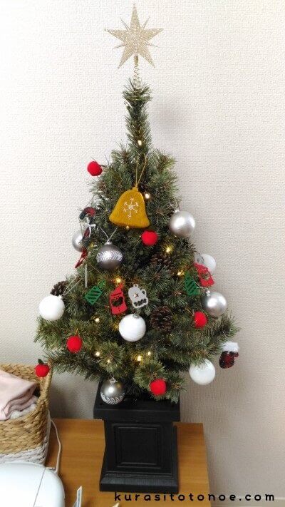 スタジオクリップのクリスマスツリーは狭いリビングにも最適でおしゃれ くうかんしんぷるライフ